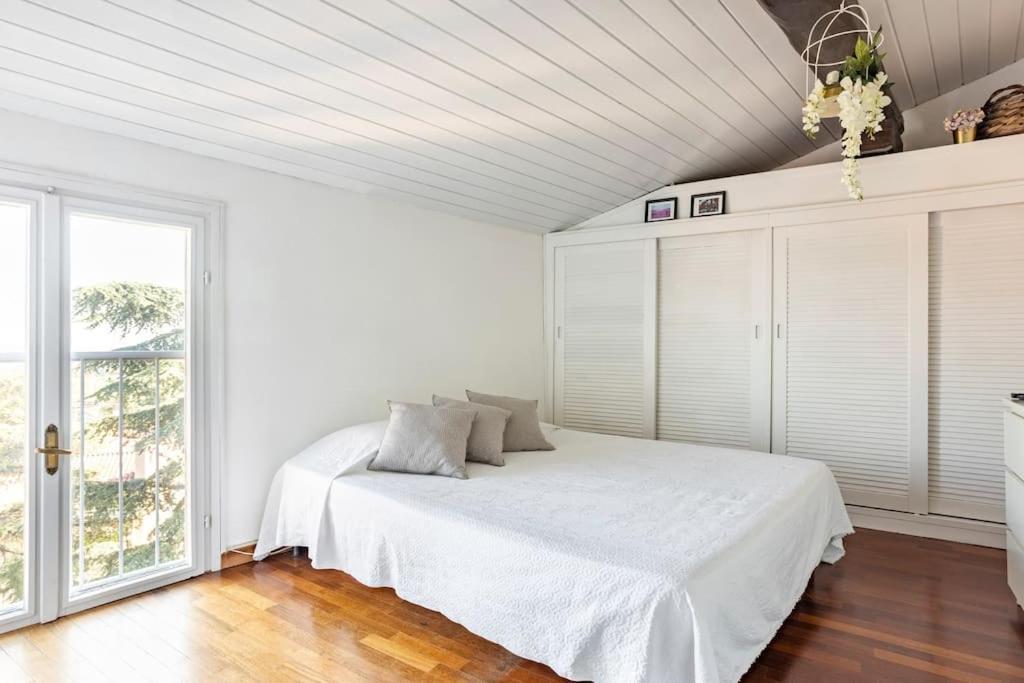 Lovely One-Bedroom Attic In An Ancient Village Bologna Exterior photo
