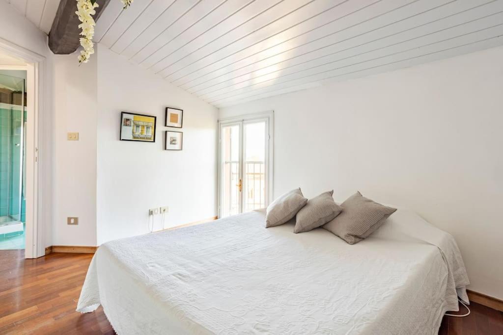 Lovely One-Bedroom Attic In An Ancient Village Bologna Exterior photo